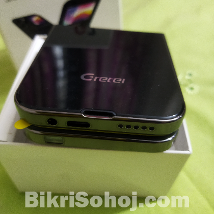 Gretel G7 flip phone